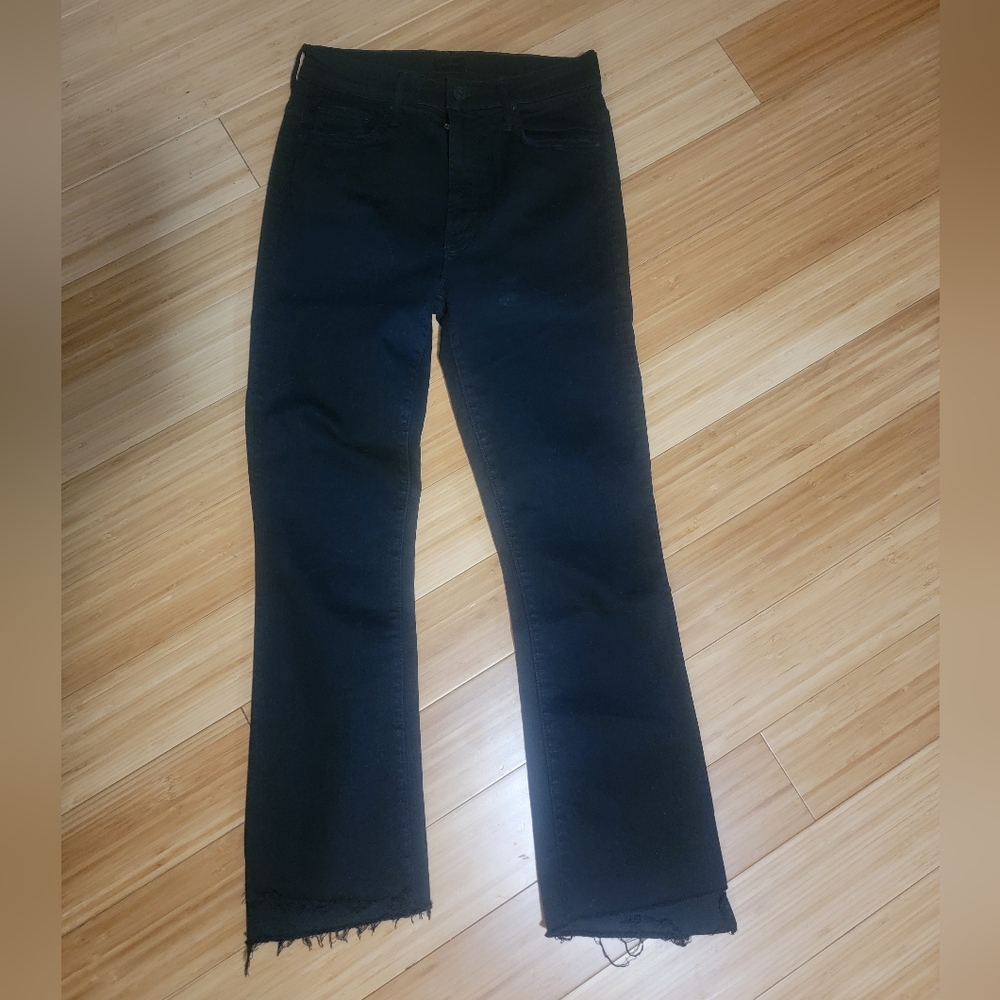 MOTHER Jeans The Insider Crop Step Fray in Not Guilty Black Denim Jeans Size 27